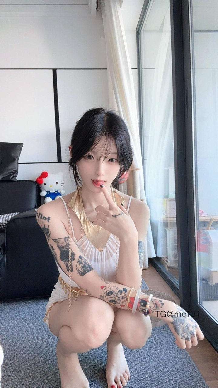 提苦茶子 2025-08-11 19:21:15 刚刚亲了风一口 过会它会吹在你脸上