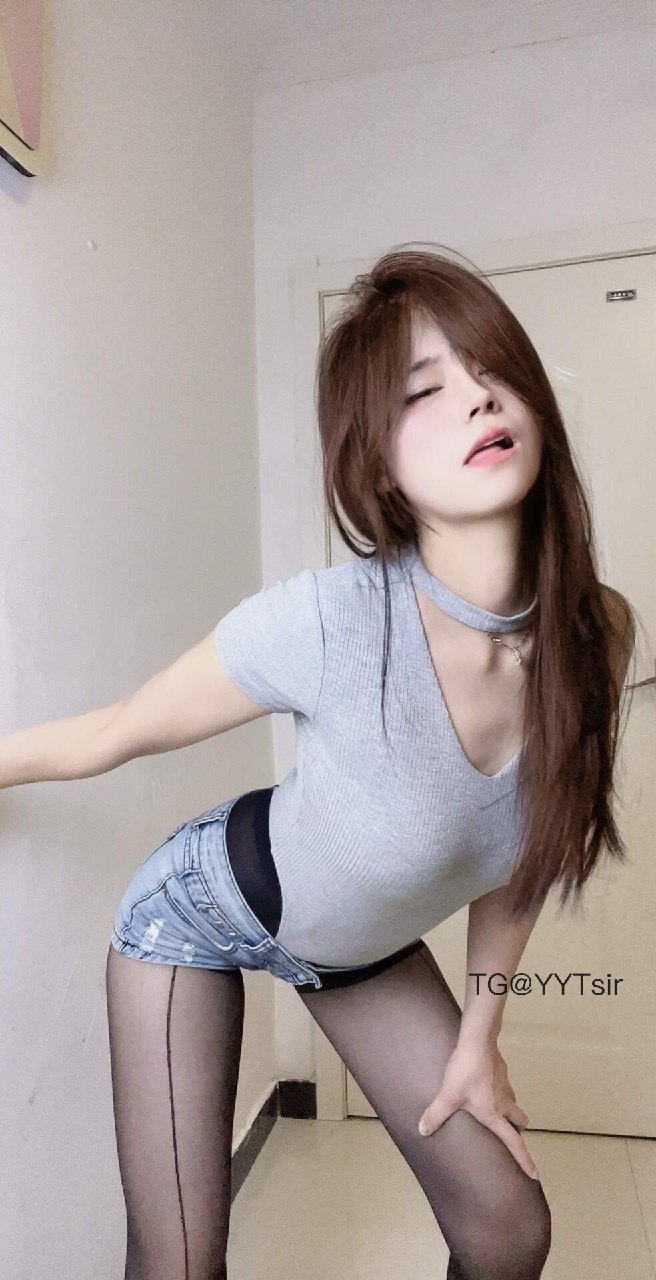 小熊同学 2025-08-10 20:58:55 摆碗筷，我要吃饭了