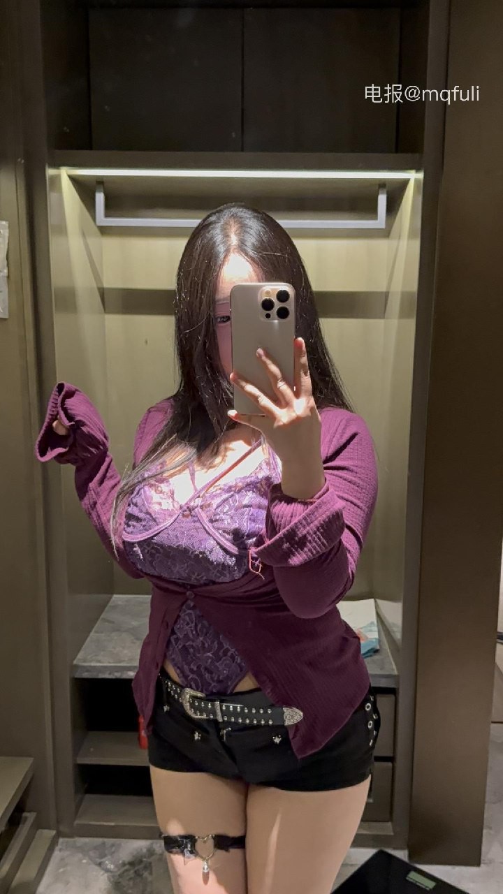 可爱多多杨 2025-08-14 21:22:21 五张精美紫色蕾丝战袍壁纸