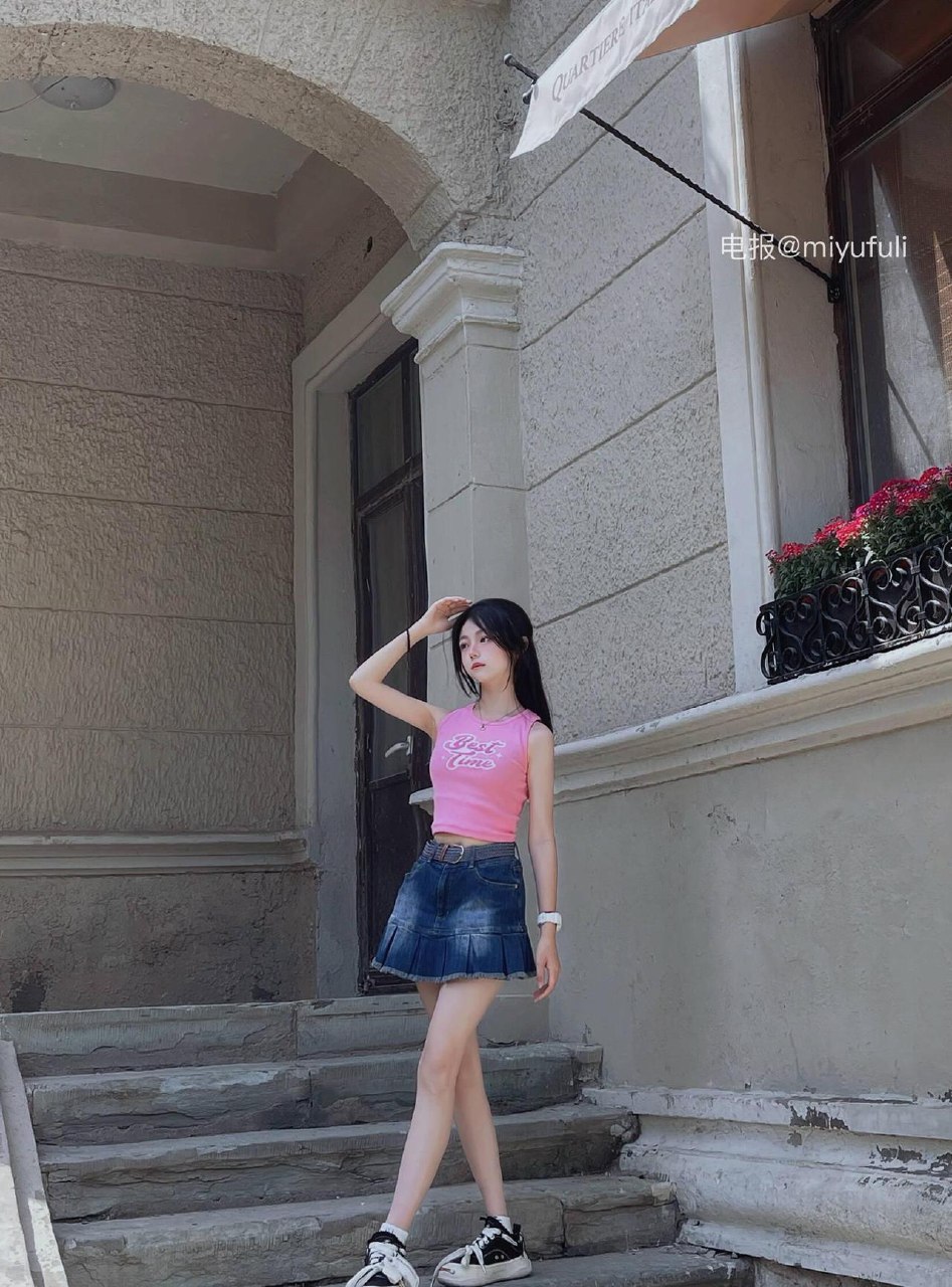 伊南Alicia 2025-08-14 15:03:11 吃雪糕嘛 你一口我一口~