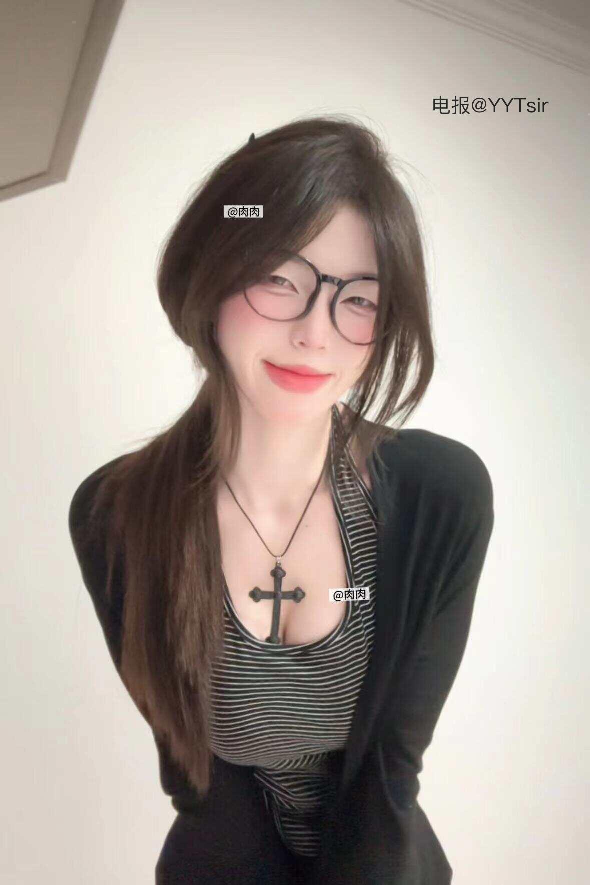 肉肉丸 2025-08-06 10:57:59 最近天气有点热  宝宝们注意防暑哦